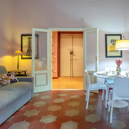 Campo De' Fiori Pinky House