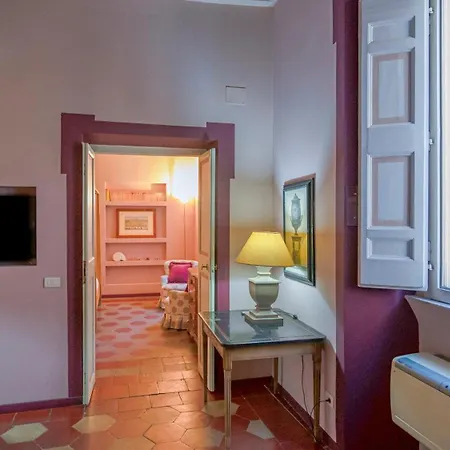 Campo De' Fiori Pinky House * Rome