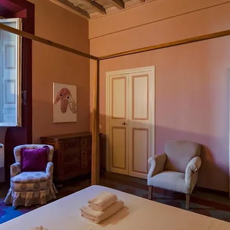 Apartment Campo De' Fiori Pinky House